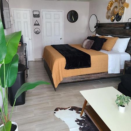 Pahokee Modern Studio Retreat With King Bed - Cozy Comfort מראה חיצוני תמונה