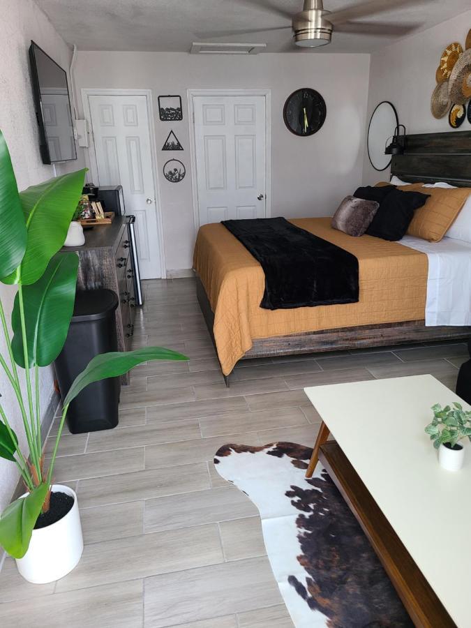 Pahokee Modern Studio Retreat With King Bed - Cozy Comfort מראה חיצוני תמונה